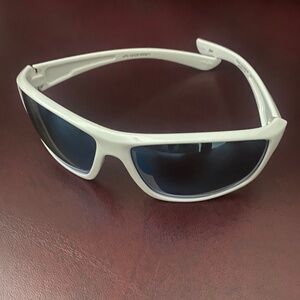 New Without Tag Men’s Pirahna  Sunglasses